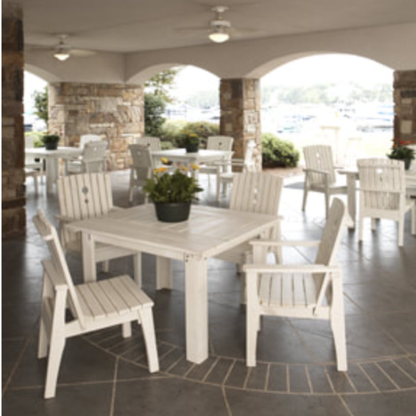 Behren's Dining Table (B092)